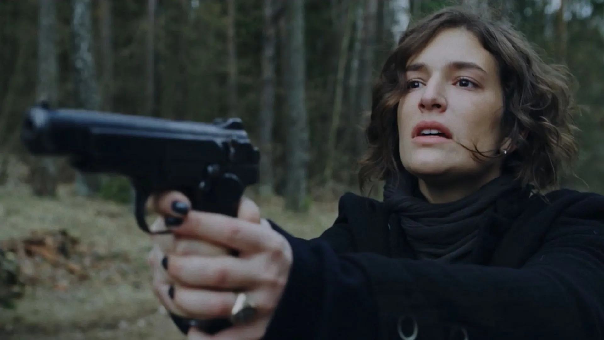 «Ходи и оглядывайся». Автору сериала «Топи» угрожают расправой – за что хотят наказать Глуховского?