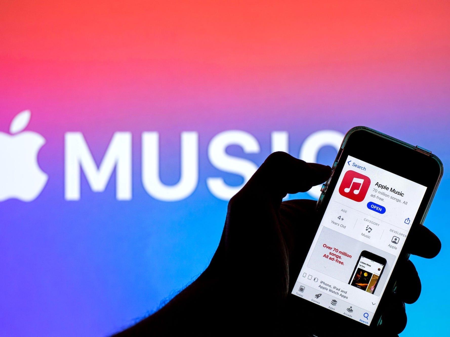 Сколько Apple Music платит музыкантам за одно прослушивание трека? Мало, но  Spotify дает еще меньше — Палач | Гаджеты, скидки и медиа