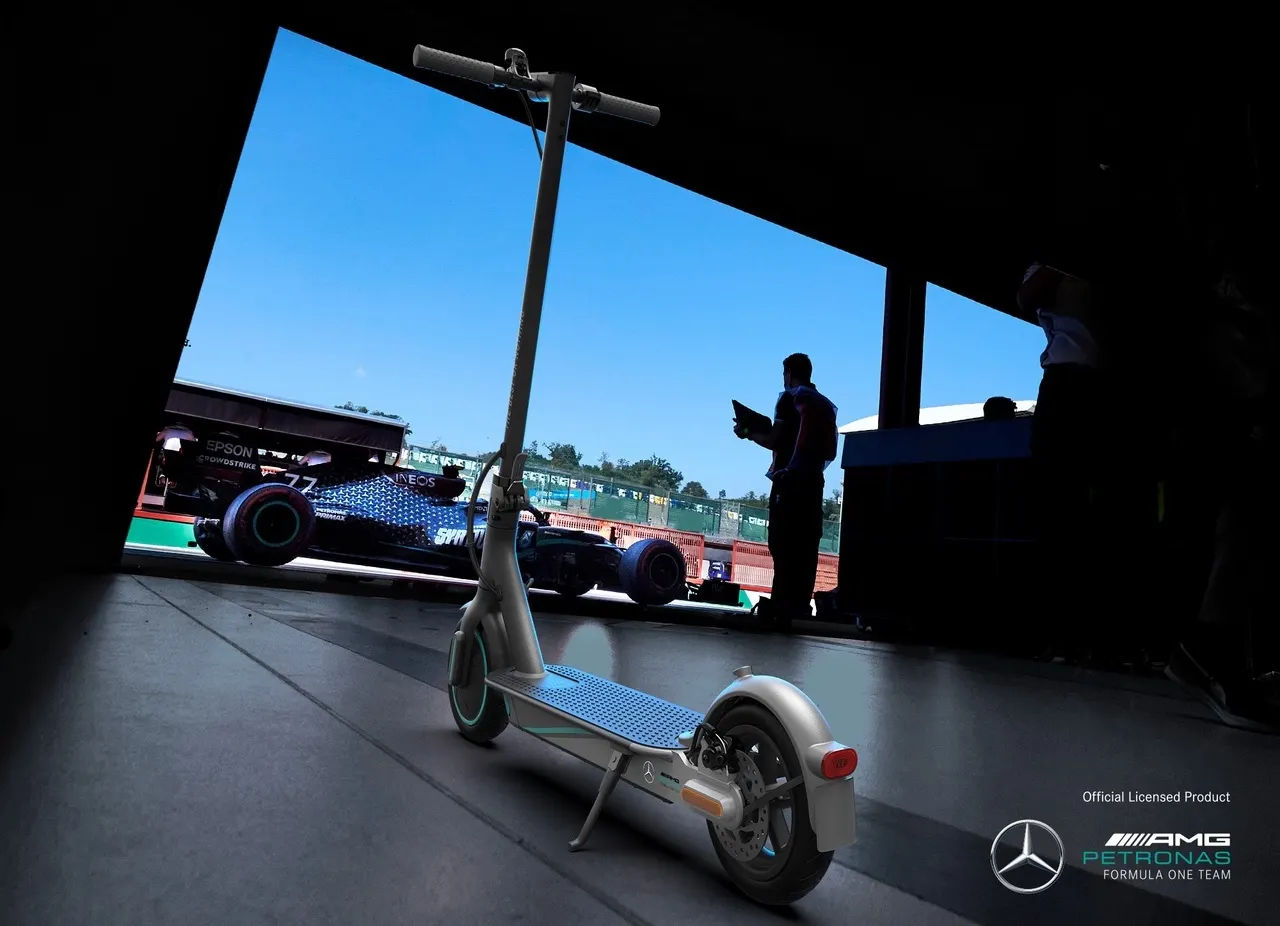 Xiaomi привезла в Россию самокат от Mercedes. За предзаказ дают щедрый подарок