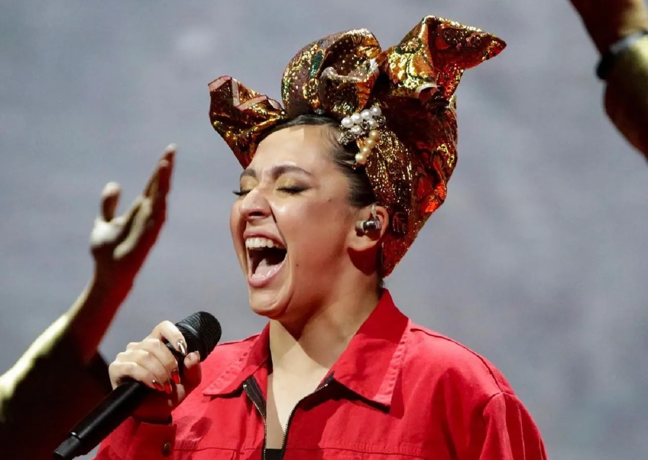 Манижа подаст в суд на Wonderzine. Певица разнесла сайт за колонку про кремлевских покровителей