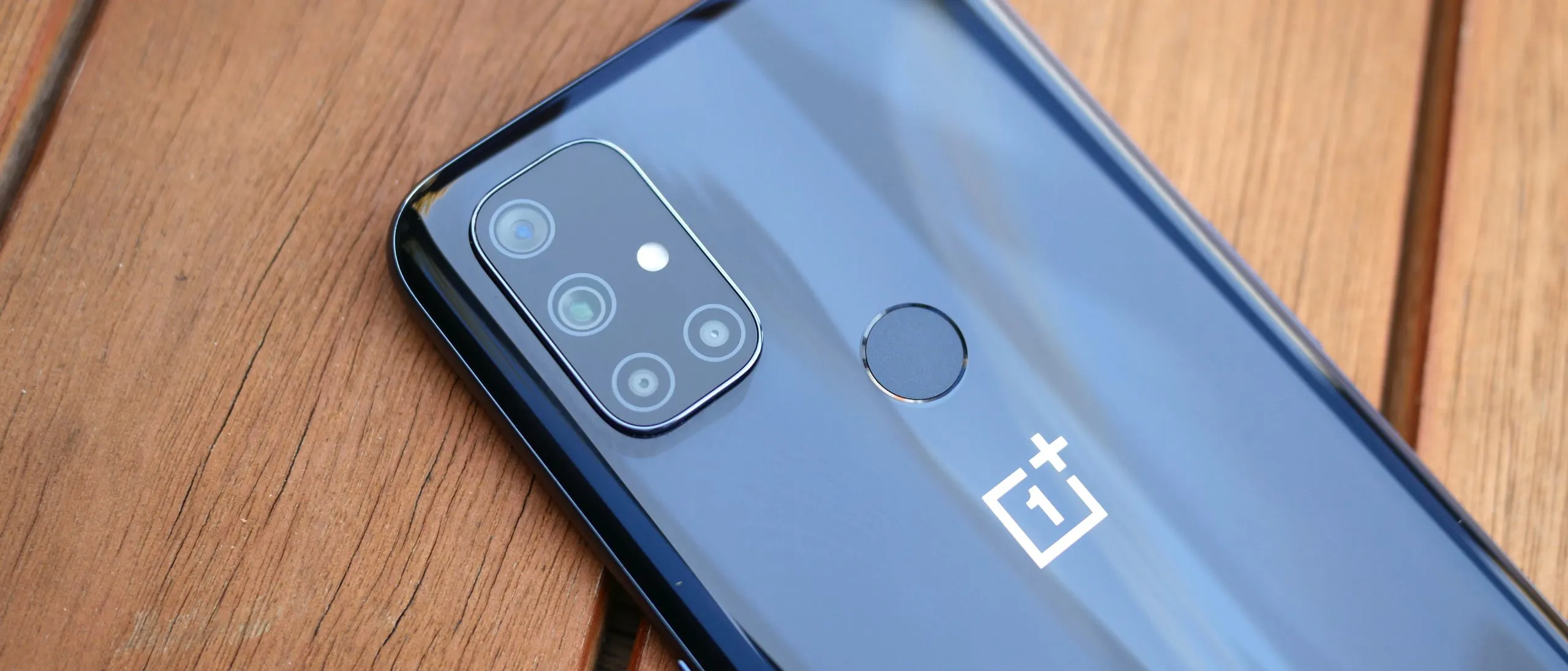 Хитовый OnePlus сливают по исторически низкой цене. Такого низкого прайса не было никогда