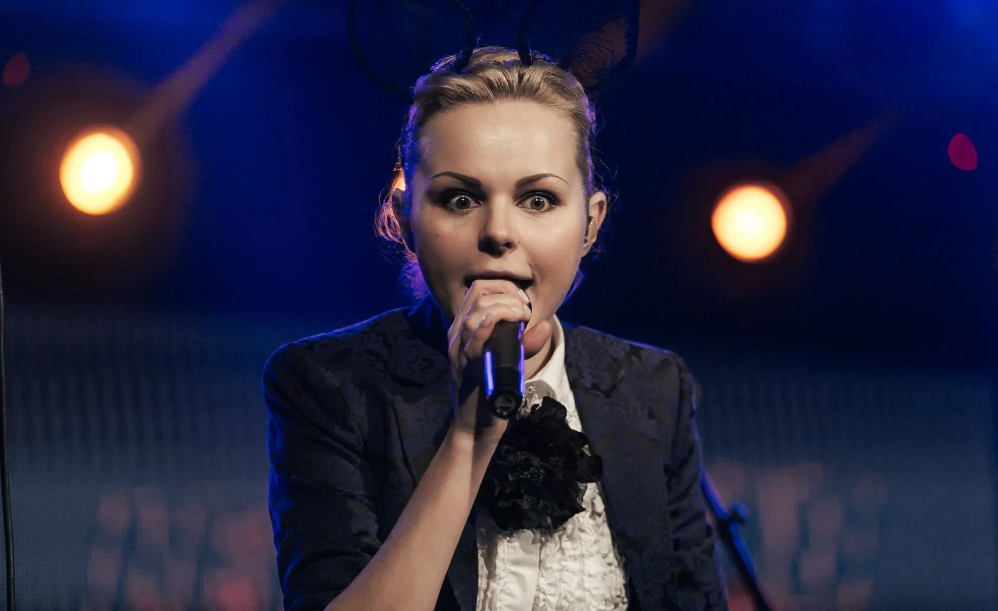 Бывшая солистка «Ленинграда» Алиса Вокс готова судиться со Шнуром. Певица хочет отжать у него 20 миллионов