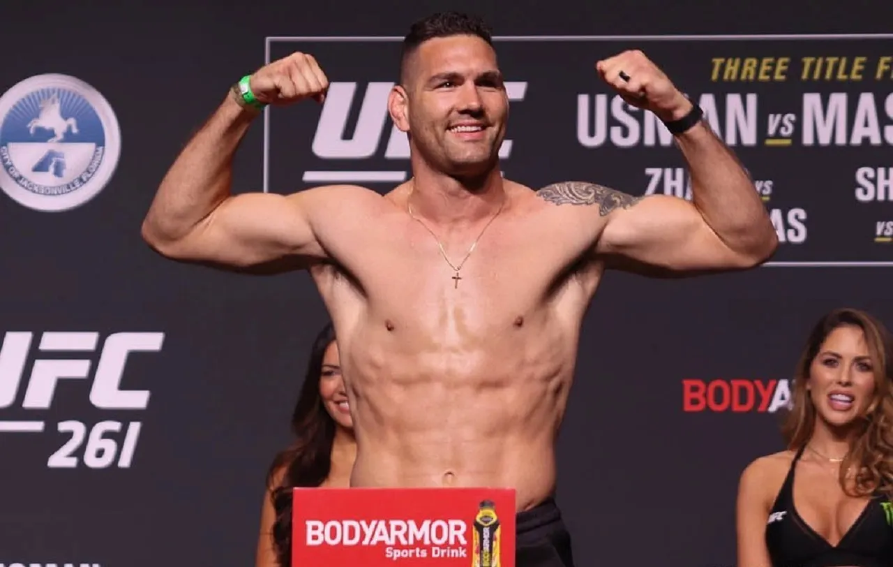 Бойцу UFC хотят ампутировать ногу. Он сломал ее в поединке и уже через 2 недели зачем-то ходил на тренажере