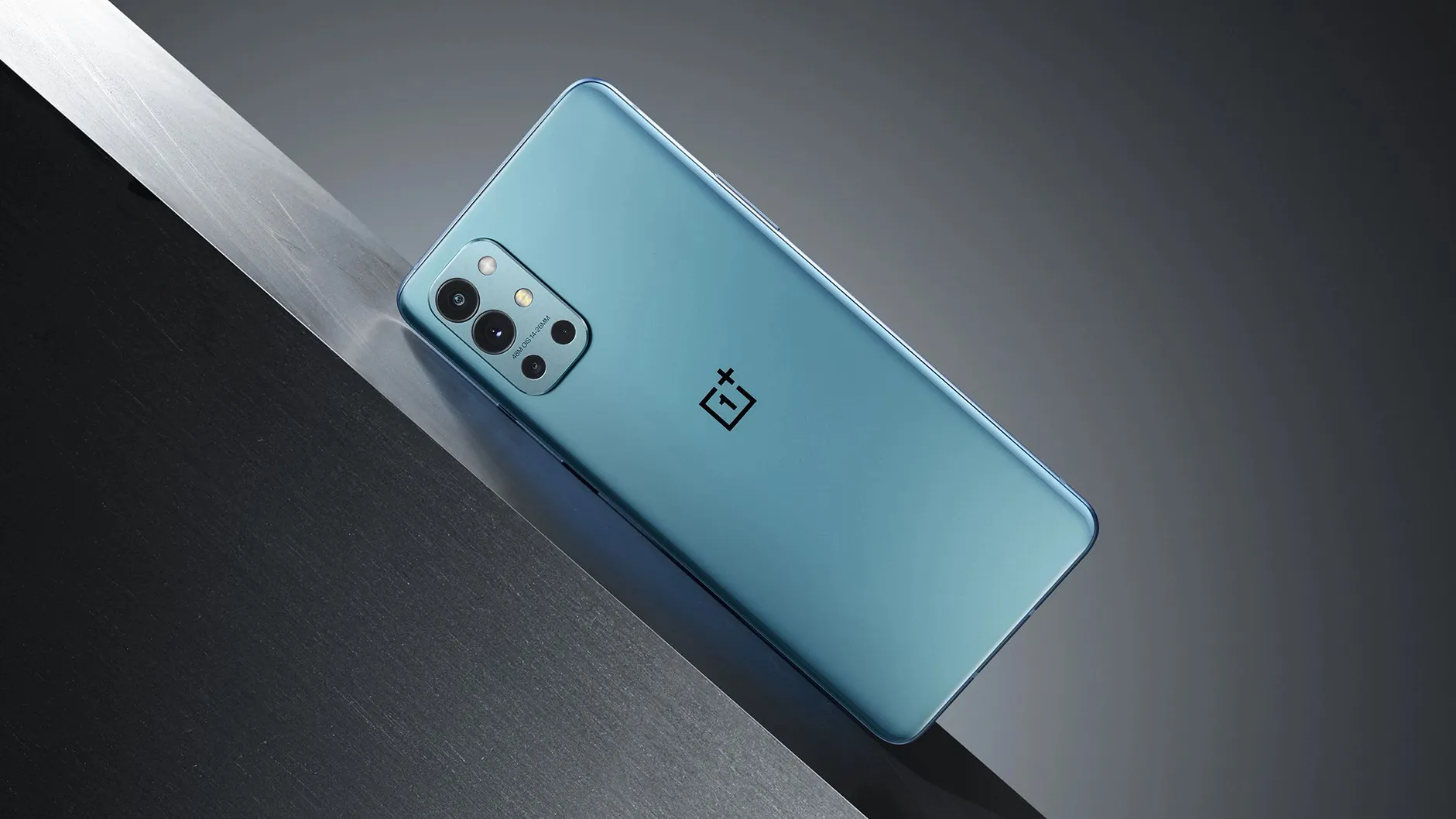 OnePlus 9R со 120-герцовым дисплеем подешевел ниже психологической отметки. Роскошное предложение с распродажи 11.11