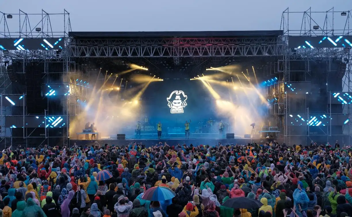 В России отменили фестиваль «Дикая мята» ровно за ночь до старта. Организаторы потеряли больше миллиона долларов