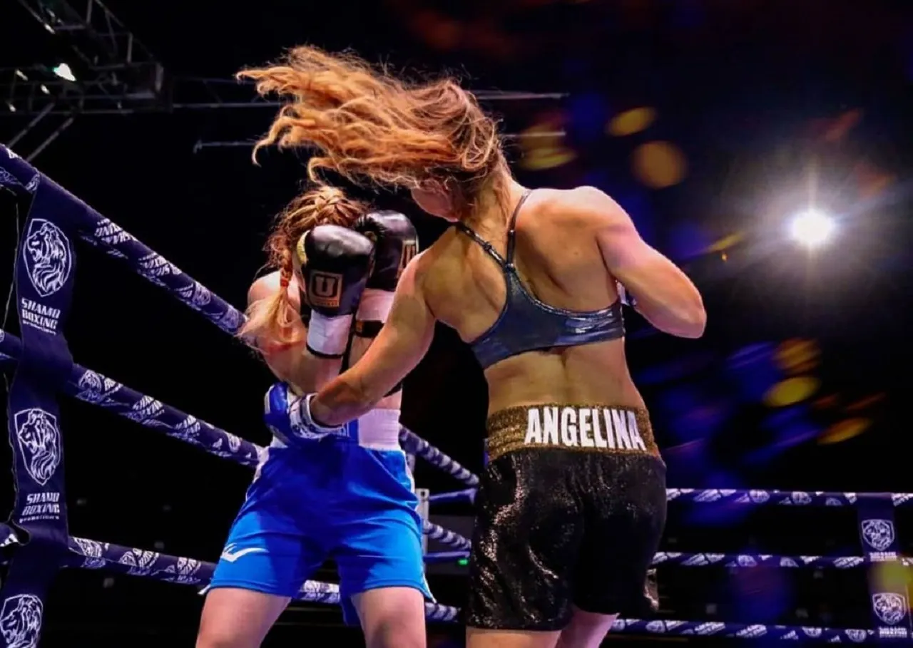 Найдена самая жалкая боксерша мира. Она прыгает на Моргенштерна, Губерниева и Бузову, хотя проиграла за 9 секунд