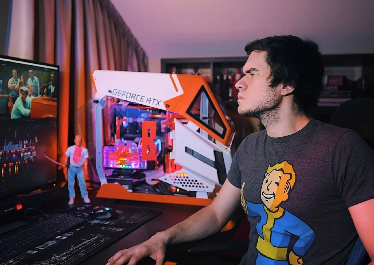 BadComedian бесконечно покупает одежду в секонд-хэндах. А что с этими вещами становится потом?