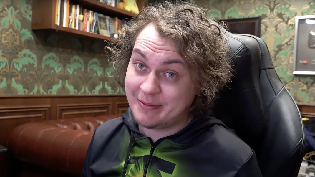 На Авито продают две квартиры Юрия Хованского в Санкт-Петербурге. Сколько стоит его жилье?