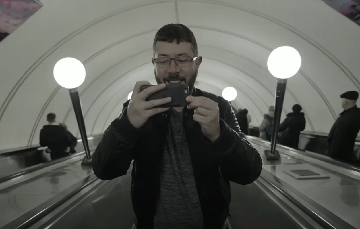 Артемий Лебедев похвастался кроссовками с картой метро. Это уникальный кастом специально для фанатов подземки