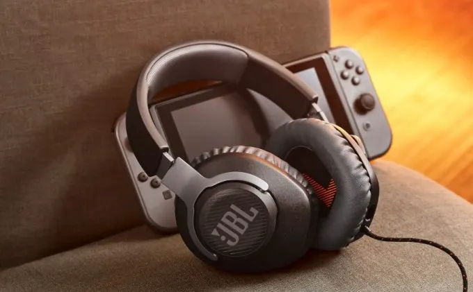JBL Quantum 100 с Nintendo Switch