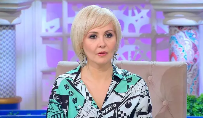 Бывшая ведущая «Давай поженимся» продаёт астрокалендарь безопасных прививок. Это полный трэш, но есть один положительный момент