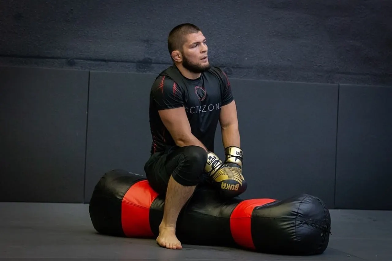 Хабиб Нурмагомедов рассказал Майку Тайсону, как подрался с медведем. Отец Хабиба дал совет, как победить мишку