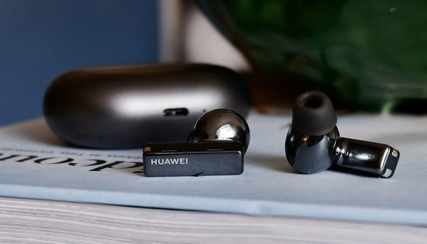 Huawei Freebuds 4i и Freebuds Pro можно урвать за копейки. Это лучшие ...