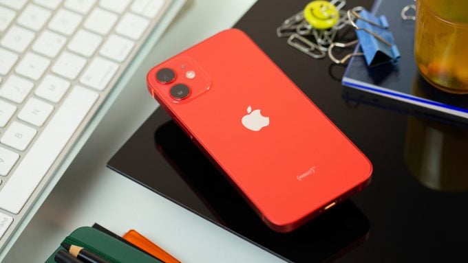 Apple сняла с производства iphone 12 mini