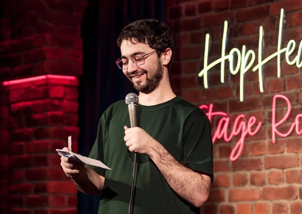 Идраку Мирзализаде разрешили вернуться в Россию. Сколько дней комик точно проведет в стране?