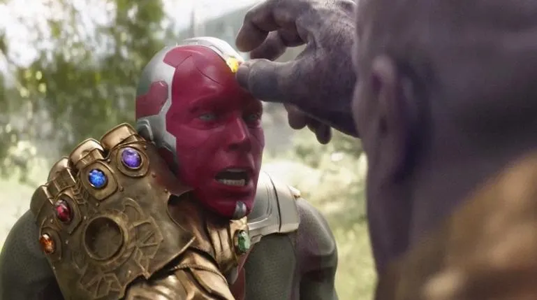 Фанаты вырвали бриллиант из лба американского рэпера. Сколько стоила драгоценность и как выглядел несчастный парень сразу после ограбления?