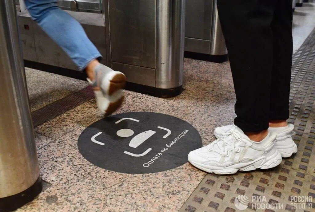 В метро появится оплата проезда лицом. Как использовать Face Pay?