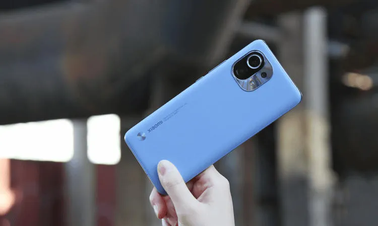 Смартфон Xiaomi Mi 11
