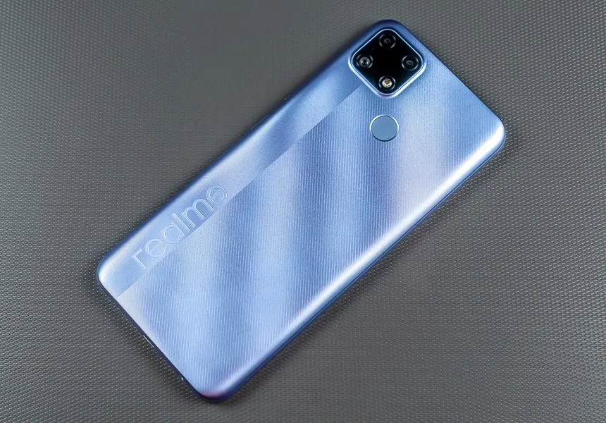 Смартфон Realme C25