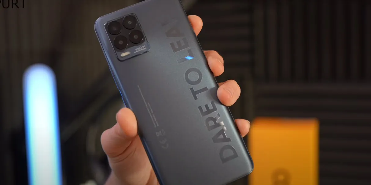 Смартфон Realme 8 Pro