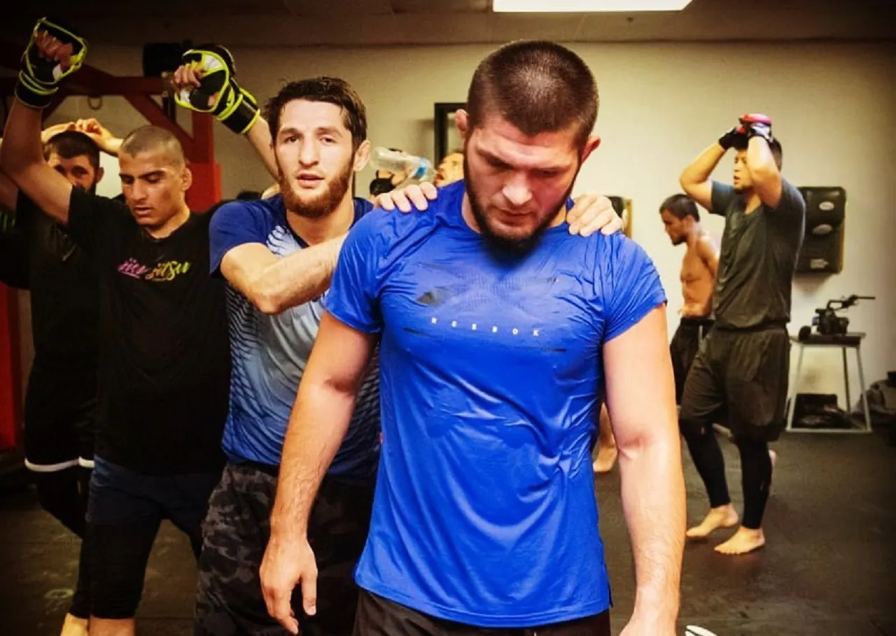 Неприятная история про Хабиба. Нурмагомедов выкрал режиссера из-за фото с Конором