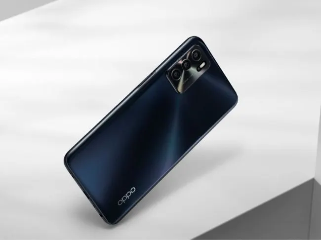 До России добрался новый бюджетный Oppo. Он ужасен — его уничтожают альтернативы от Xiaomi Redmi
