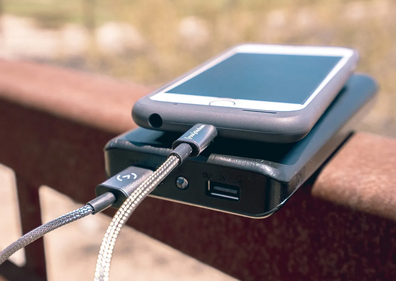 Продлить срок службы батареи вашего смартфона. Как продлить жизнь аккумулятора на xiaomi. Как продлить жизнь аккумулятору iphone. Продлевают жизнь акб. Как продлить жизнь аккумулятору iphone.