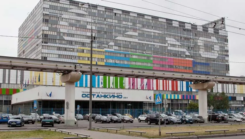 «Высшая школа Останкино» отчислила студентов за лайк в инстаграме. Это возмутило даже Владимира Познера