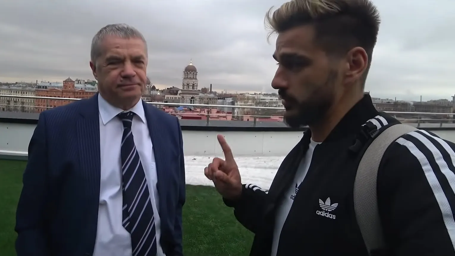 Почему выпуск «КраСавы» про «Зенит» вышел провальным? Жека не задал Медведеву вопросы про «Газпром»