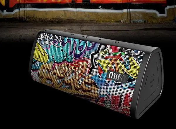 5 полезных аксессуаров для смартфона и не только обесценились в Черную пятницу. Стильная колонка, пауэрбанк с кучей портов и другие товары