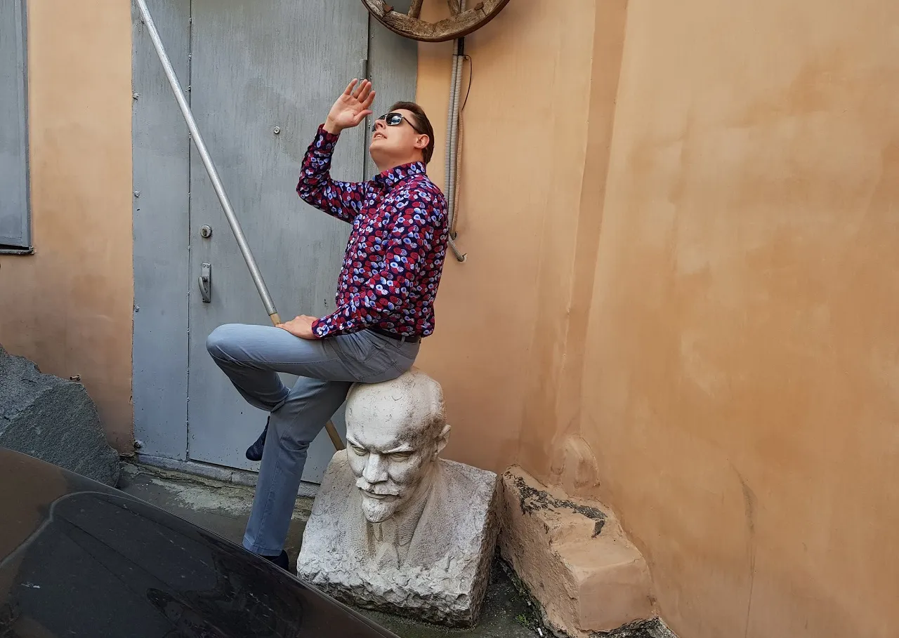 Евгений Понасенков обвинил Грету Тунберг в лицемерии. Но, кажется, маэстро сам не понял, насколько прав