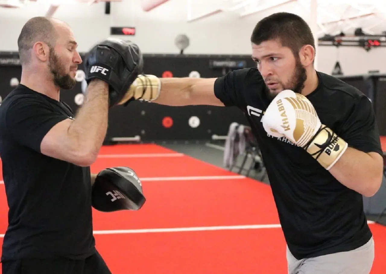 Хабиб Нурмагомедов проиграет только одному бойцу. Голос UFC считает, что Хабиб вернется в MMA