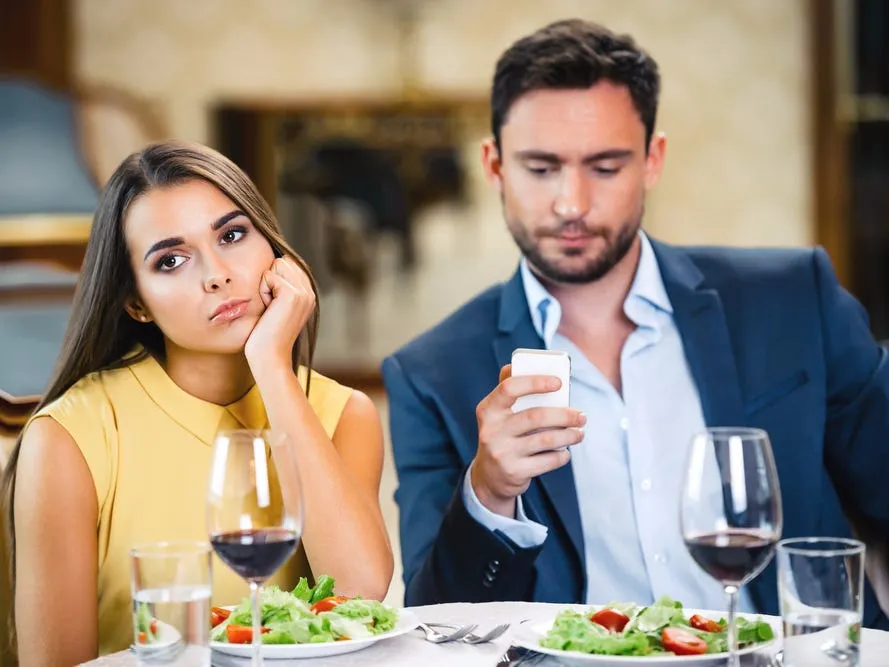 «Пригласил девушку и забыл ее имя». Как закончились худшие свидания на свете?