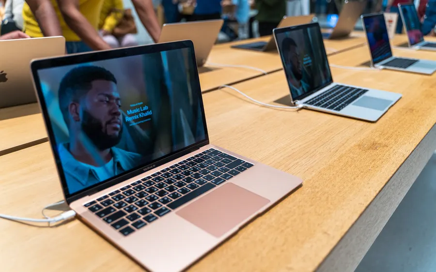 В сети новый мем — ППС. Что это и как купить новый MacBook Pro в четыре раза дешевле?