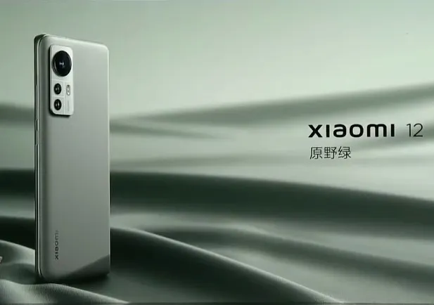 Вышли Xiaomi 12 и Xiaomi 12 Pro. Флагманы получили новый чип и первыми обновятся до MIUI 13