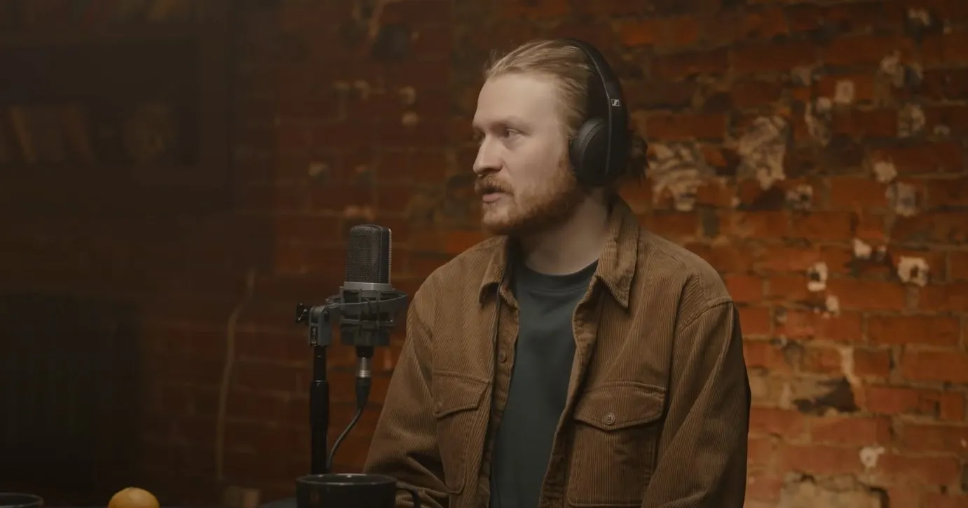 Поперечный объяснил, зачем вставляет провокации в стендап. Похоже на аргумент?