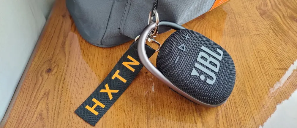 Берем JBL Clip 4 за бесценок на Али. Это лучшая колонка для путешественников