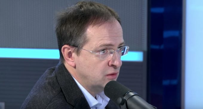 Все что в тебе есть это сплошное уродство. snimok ekrana 2019 10 31 v 13.51.05 680x388 1. Все что в тебе есть это сплошное уродство фото. Все что в тебе есть это сплошное уродство-snimok ekrana 2019 10 31 v 13.51.05 680x388 1. картинка Все что в тебе есть это сплошное уродство. картинка snimok ekrana 2019 10 31 v 13.51.05 680x388 1. Альбом «Красота и уродство» рэпера Оксимирона стал если не главной, то самой заметной музыкальной работой года. Об этом говорят и цифры — так, сервис «Яндекс. Музыка» отчитался о более чем 3,7 млн прослушиваний за неполные три дня, а новость о первых за пять лет концертах вызвала большой ажиотаж. RTVI попросил экспертов прослушать альбом и поделиться своими впечатлениями об артисте и его новой работе.