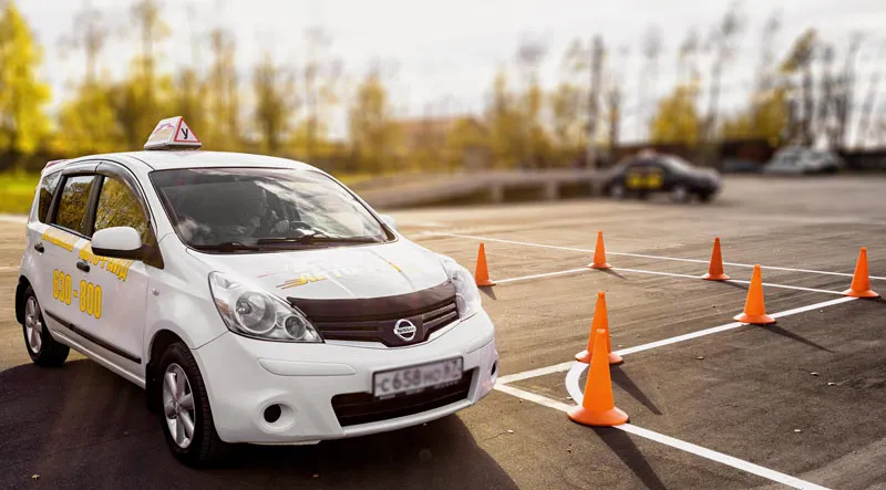 «Я боюсь машин в принципе». В соцсетях выясняют, нужны ли водительские права в 2022 году