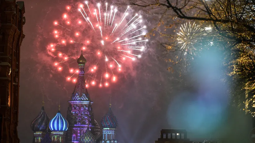 В соцсетях попросили не пускать фейерверки – они пугают собак. Многие против – кто же прав?