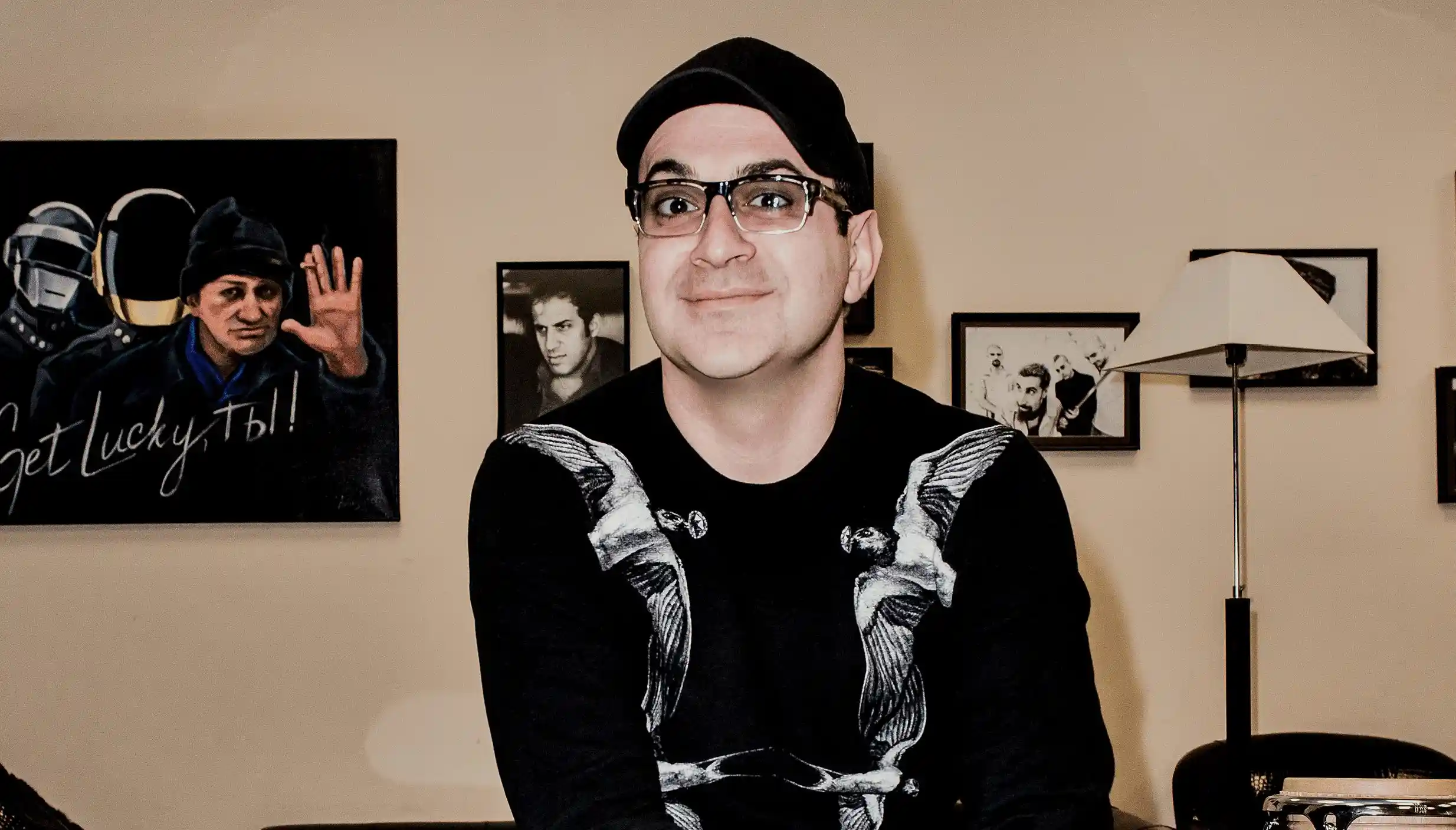 Гарик Мартиросян сражался против Федора Емельяненко. Резидента Comedy Club порвали 18 раз, но не на ринге