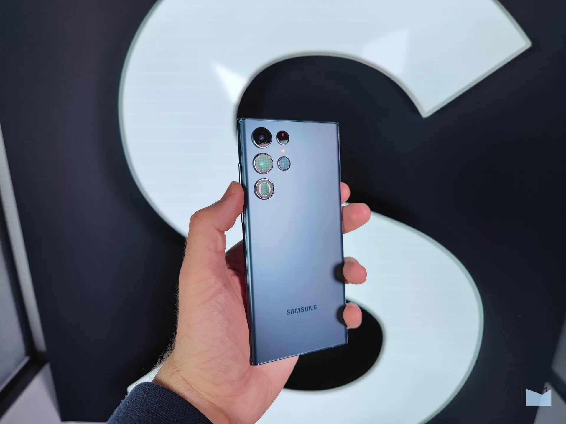 iPhone 13 Pro Max унизил Samsung Galaxy S22 Ultra. Новый корейский флагман размазан в тестах