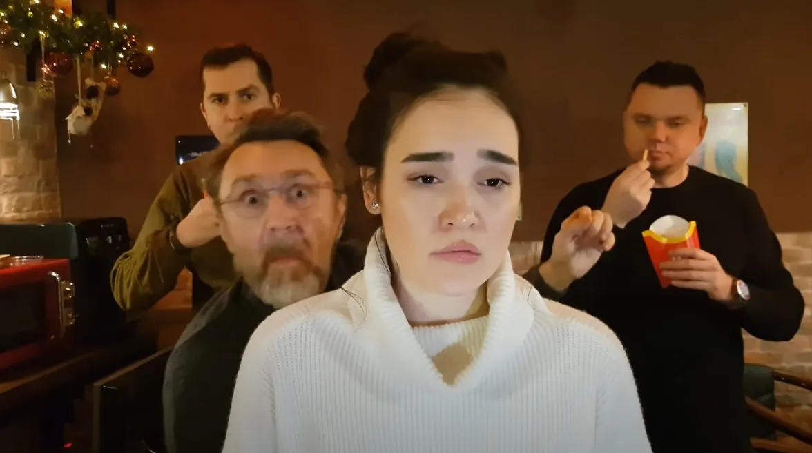 «Ленинград» продолжает бомбить стыдными клипами – на этот раз с рекламой McDonald&#8217;s. Вот ещё 5 ужасных идей для Шнура