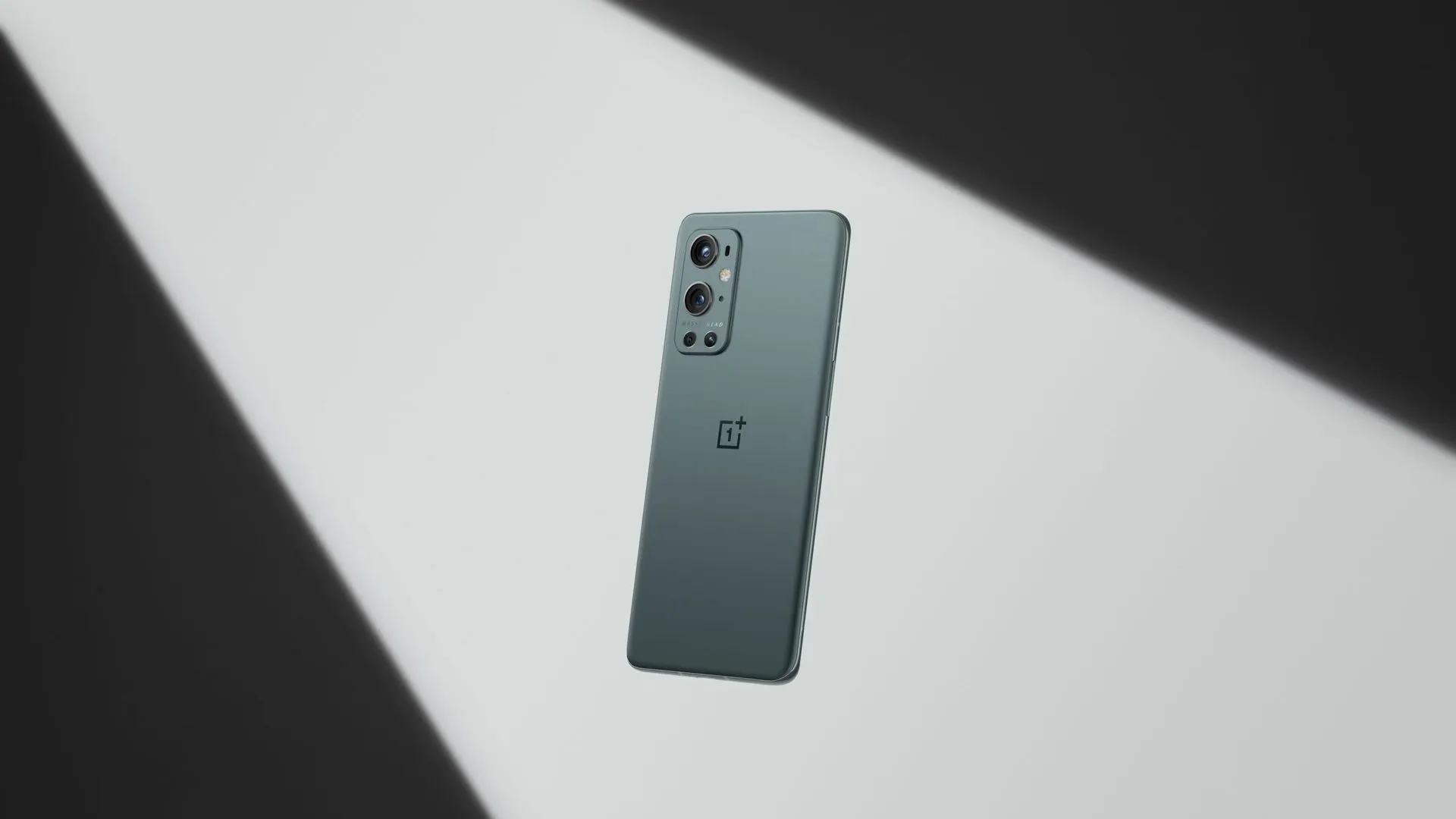 Лучший камерофон OnePlus подешевел на Али. У него шикарный дисплей и топовая производительность