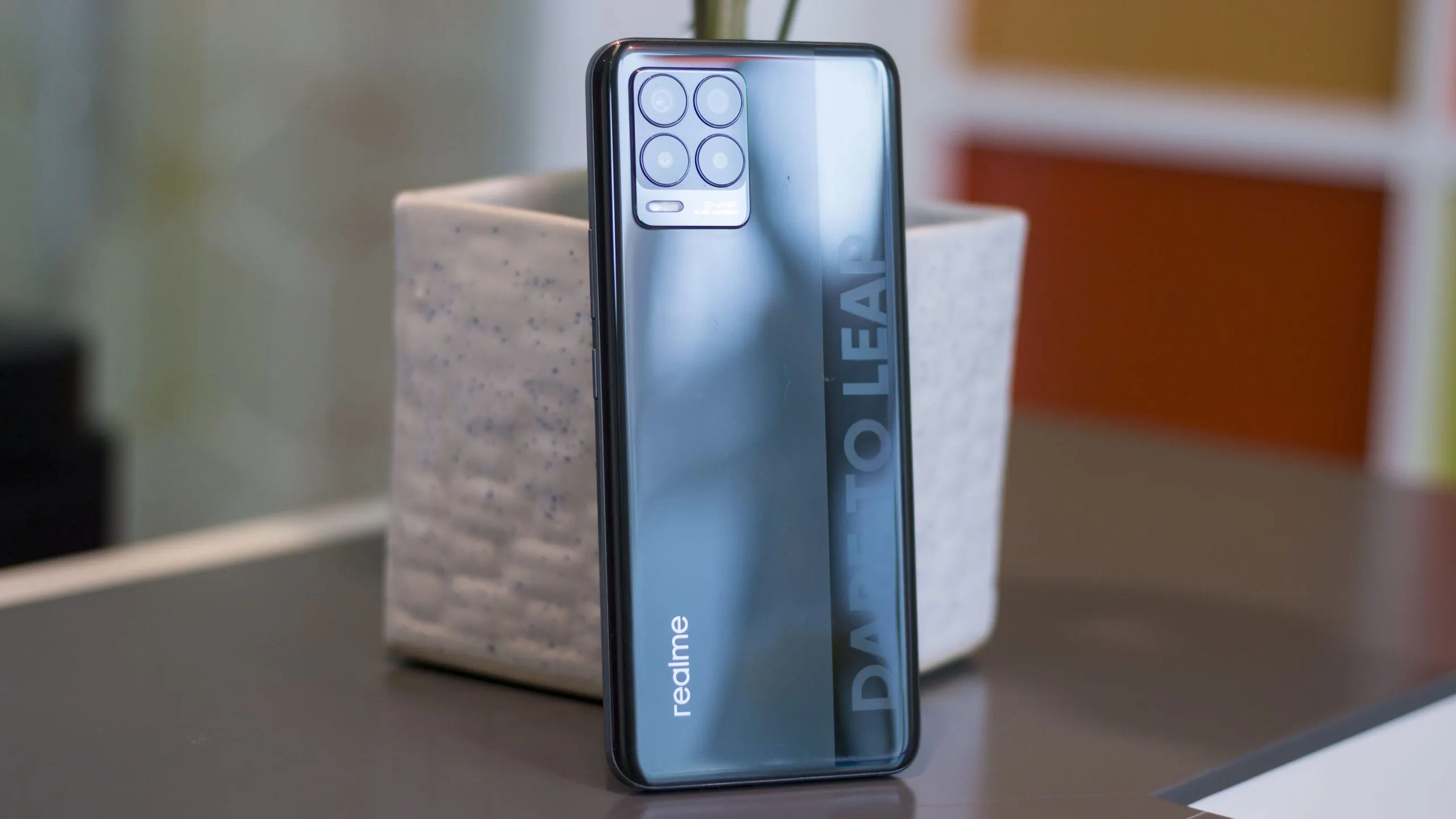 Смартфон Realme 8