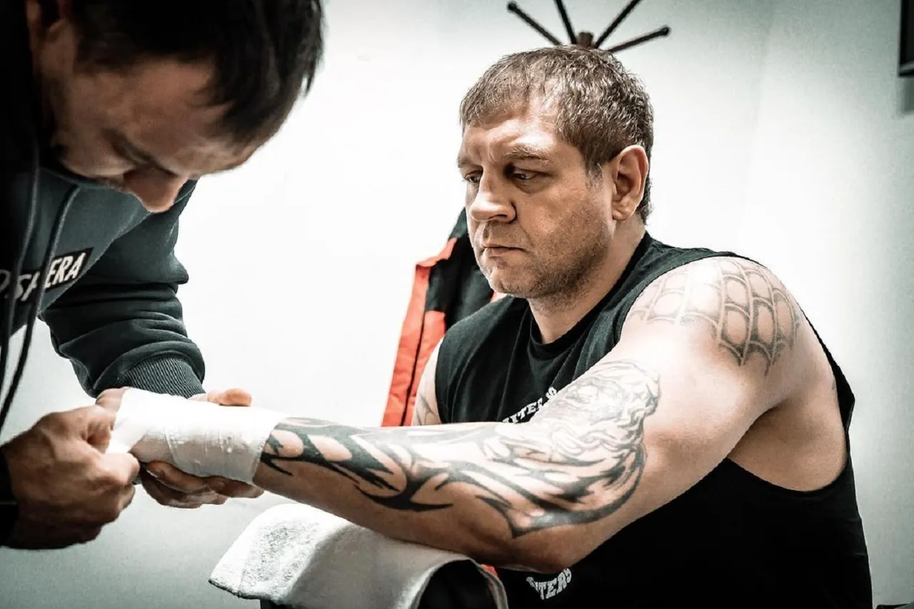 Александр Емельяненко вызвал трех топ-бойцов на поединок по боксу. У брата Федора не осталось других соперников