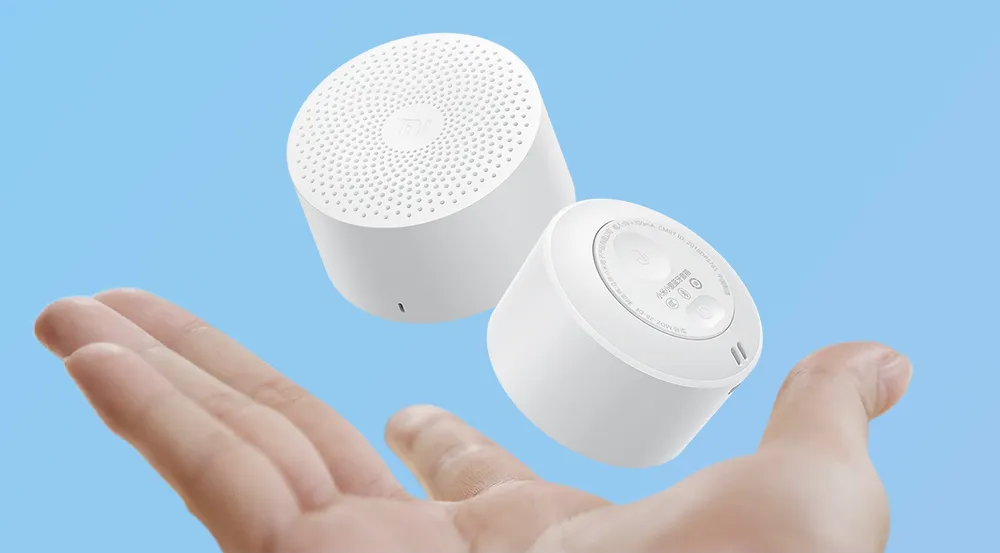 Эта колонка Xiaomi стоит гроши в 2022 году. Ее можно носить с собой куда угодно