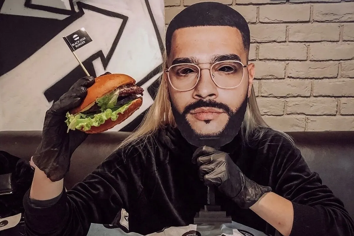 «Макдоналдс» ушел, а чем его заменить? Камбэк шаурмы, бургеры от Тимати и блинное смирение