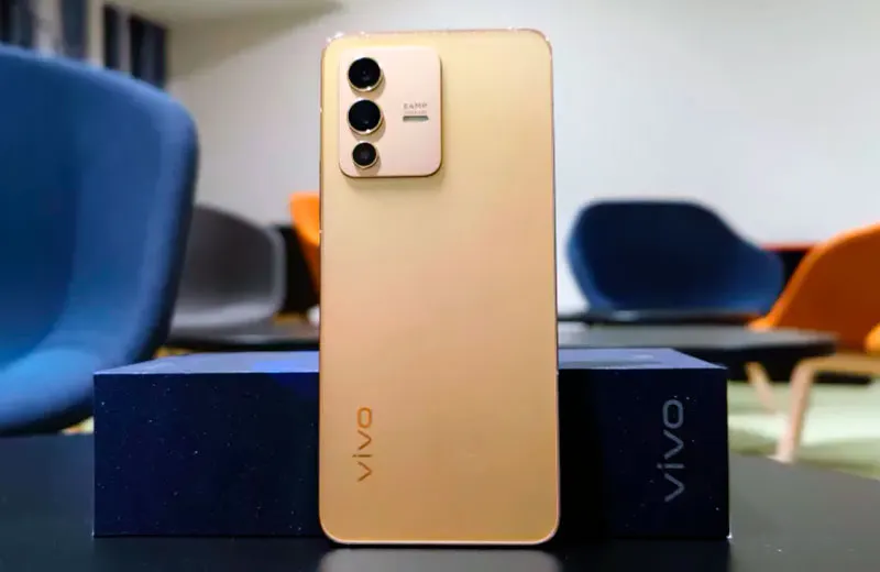 Новый хит Vivo отдают по разумной цене. У него есть 90-герцовый дисплей и мощный процессор