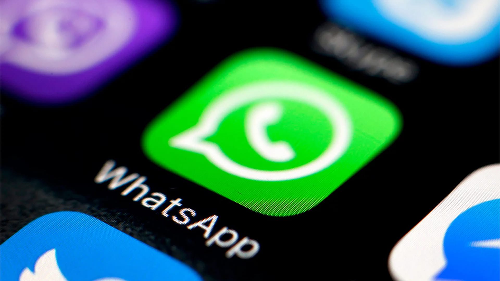 Не обновляется WhatsApp на телефоне: почему и что делать?